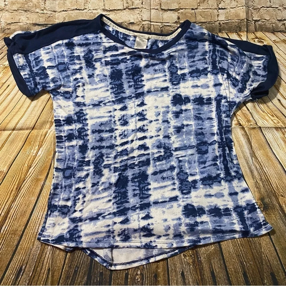 Lucky Brand tears large